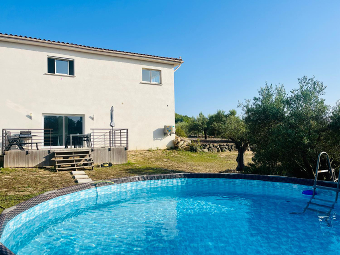 Swimming pool 2, Villa Bahia - bas de villa en pleine nature !, Bouches-du-Rhône