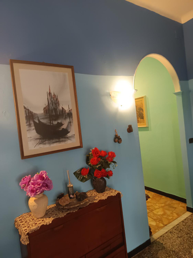 Others 5, casa del sole, Genova