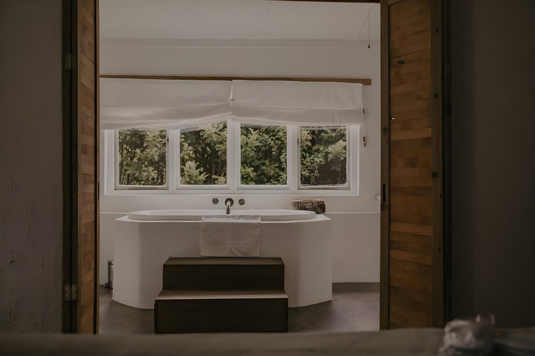 Bathroom 4, Qambathi Mountain Lodge, Umgungundlovu