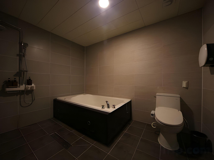 Bathroom 5, ACT HOTEL URBAN, Buk