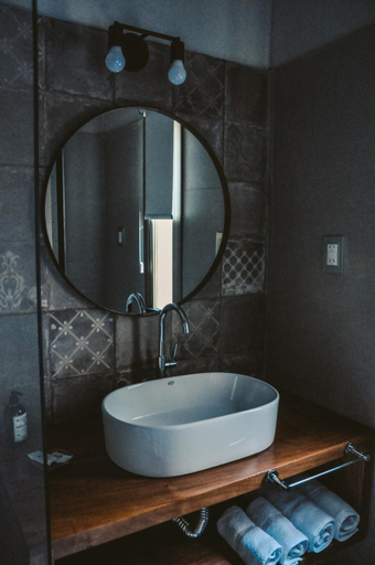 Bathroom 5, Dobe Lodge, Tunuyán