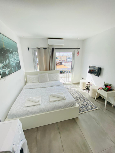 Others 4, Papadavid Apartments