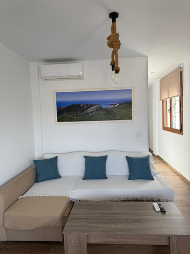 Others 4, Apartamentos Bolonia - M a n u e l a, Cádiz
