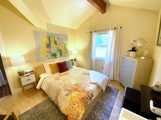 Bedroom 2, Bell in the Woods, Kenai Peninsula