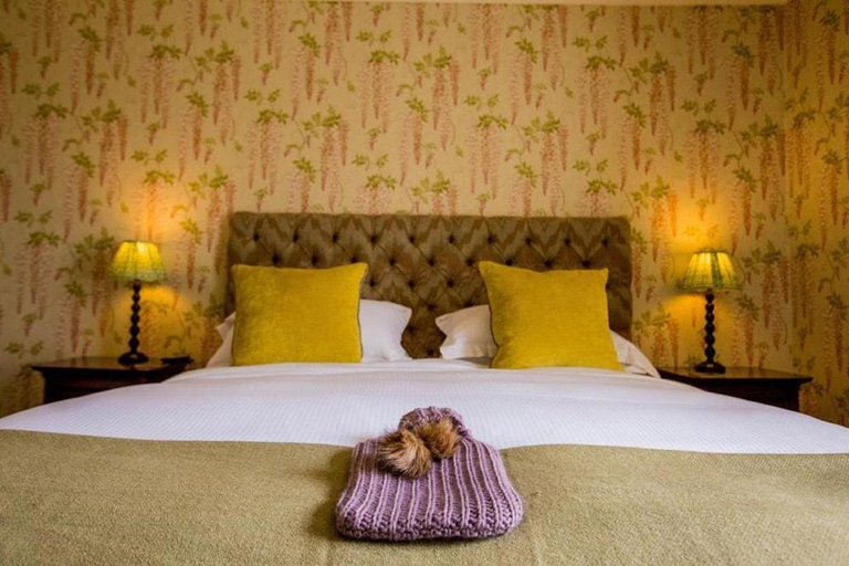 Bedroom 2, The Hawk Inn, Hampshire