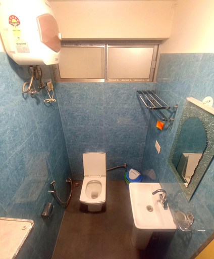 Bathroom 2, HIMALOK HOMESTAY, Darjiling
