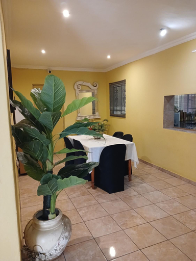 Food & Drinks, Tushiya guest lodge witbank, Nkangala