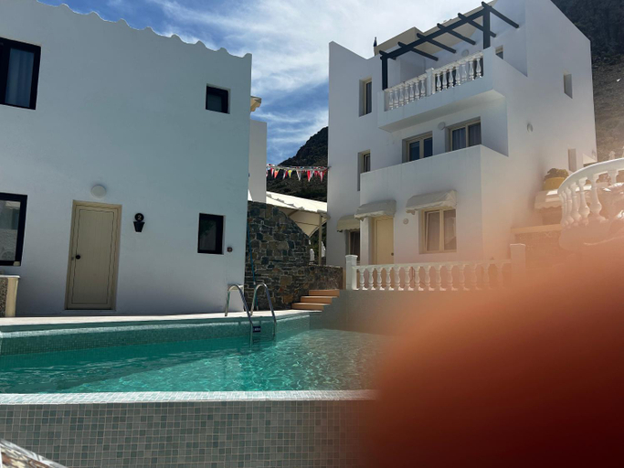 3, 3 Bedroom House - Sleeps 15 - Pool Garden Wifi, Crete