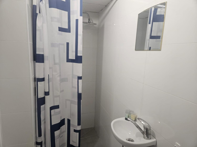 Bathroom 3, GODSON TALPIOT