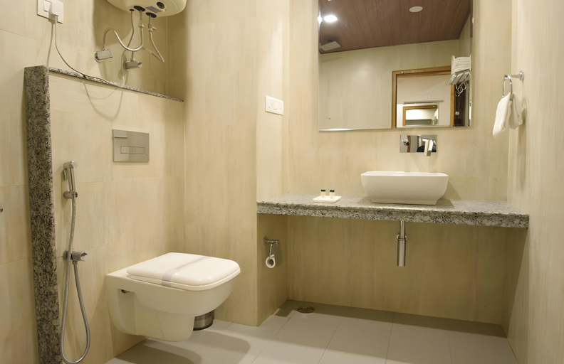 Bathroom 4, Sarthak Regency (Centrally Heated & Air cooled), Kullu