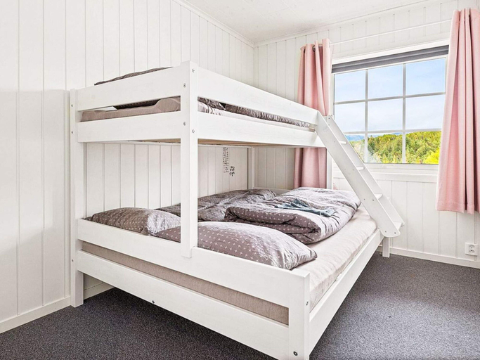 Bedroom 3, 4 Star Holiday Home in Fitjar, Fitjar
