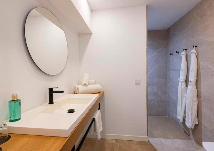 Bathroom 5, Las Gaviotas Suites Hotel & Spa, Baleares