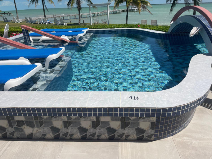 Sport & Beauty 4, Tilt-Ta-Dock Resort Belize