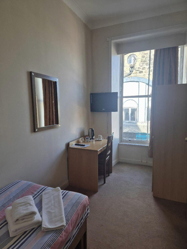 Bedroom 2, Aberdeen House Hotel, Aberdeen