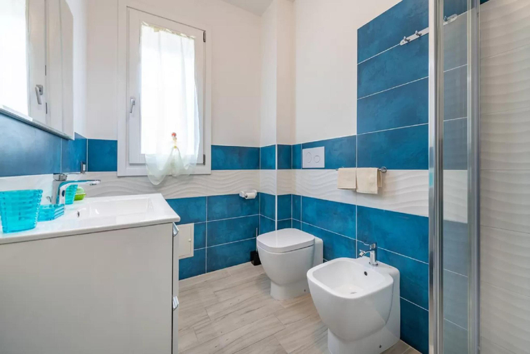 Bathroom 3, Modern apartment for 4 guests near Alghero beach, Sassari