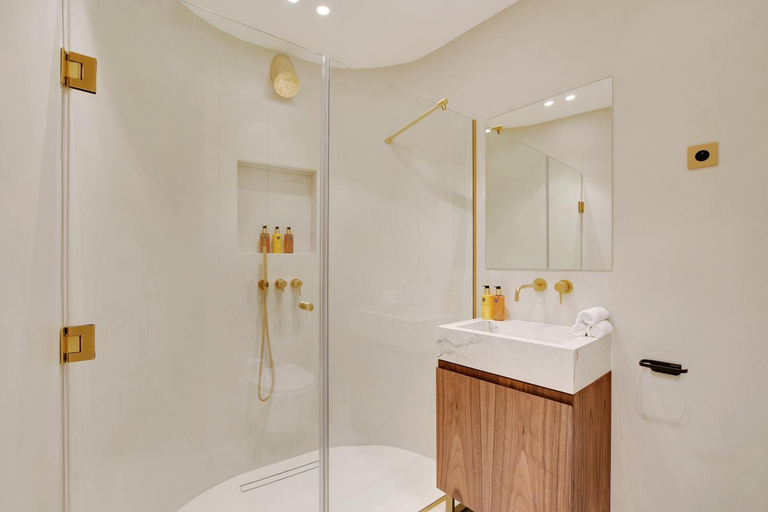Others 5, Maison Galante's apartments with Services in La Madeleine - Opera, Paris