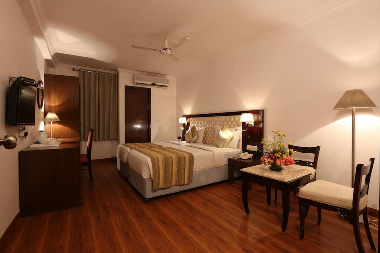 Bedroom 3, Hotel Waves, Delhi Airport, Delhi