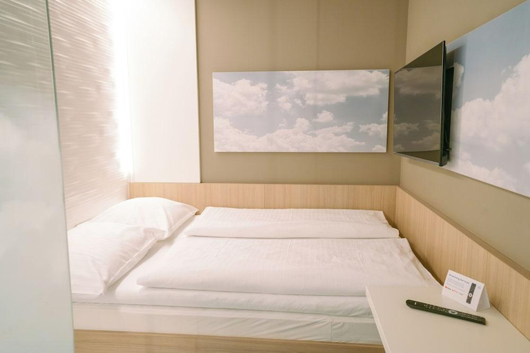 Bedroom 2, MY CLOUD Transit Hotel - Guests with international flight only!, Frankfurt am Main