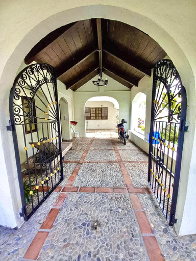 Others 4, Casa Del Faro, Puerto Galera