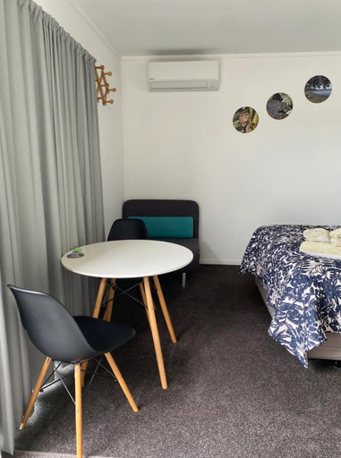 Others 5, Raz & Louises bnb, Otorohanga