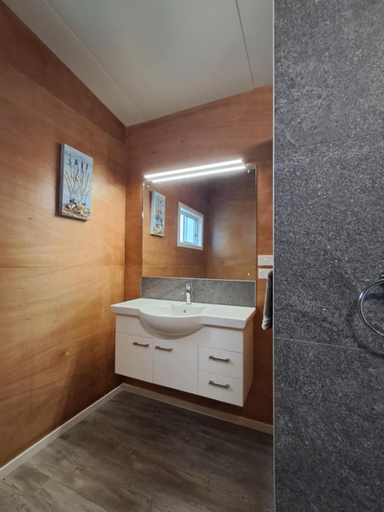 Bathroom 2, Hope Villa, Rorotonga
