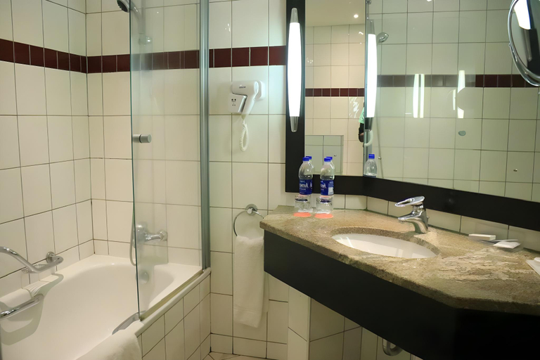 Bathroom, Sparklyn Hotel and Suites, Eti-Osa