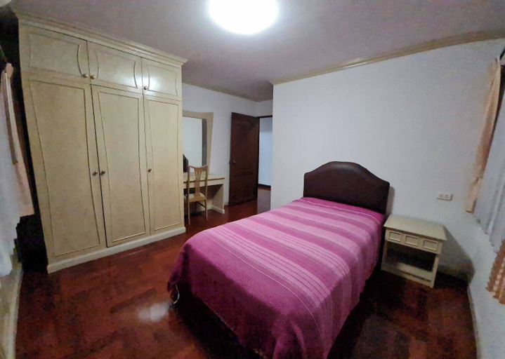 Bedroom 2, Baan Arthit, Wattana