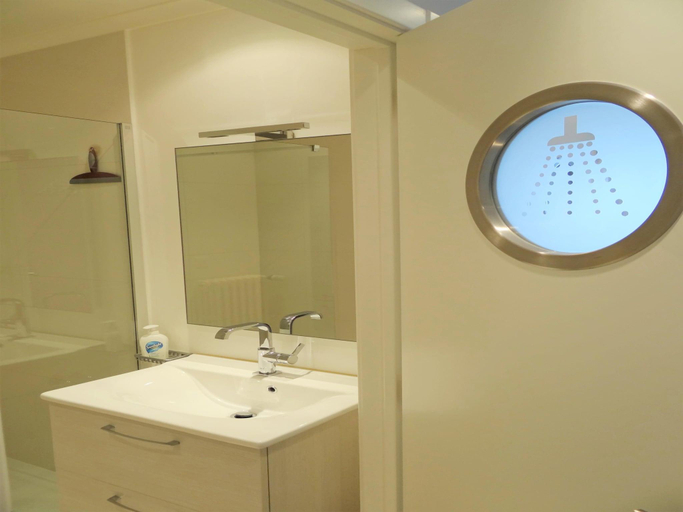 Bathroom 4, Apartment in Nieuwpoort with Ocean Views, West-Vlaanderen