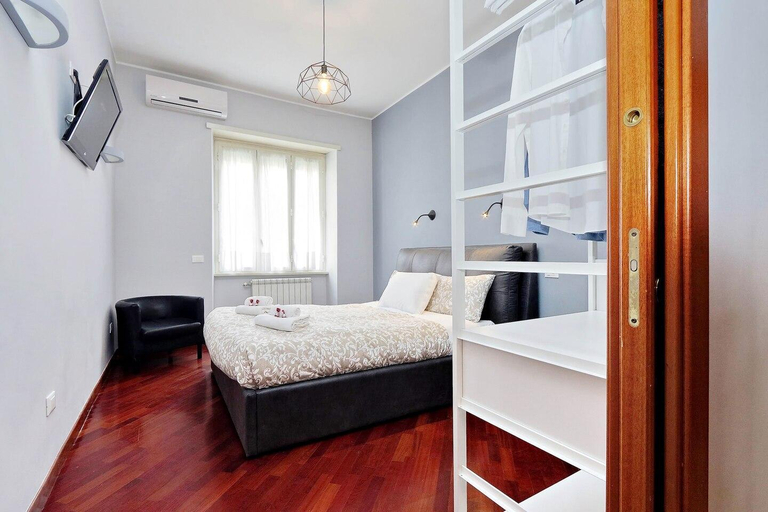Bedroom 2, Sapphire Apartment stylish apartment, Rome