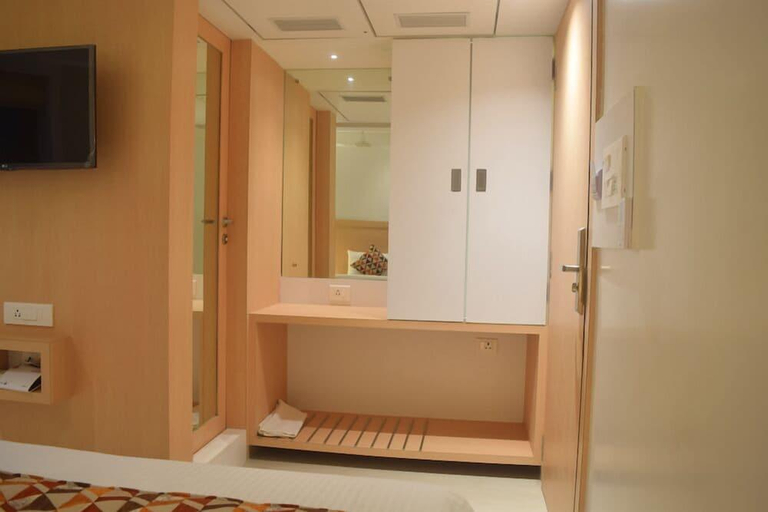 Bathroom 4, South Coast Hotel, Thane