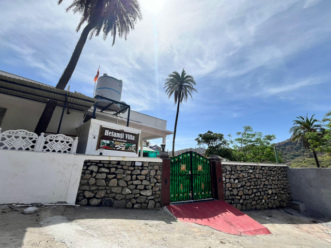 Exterior & Views