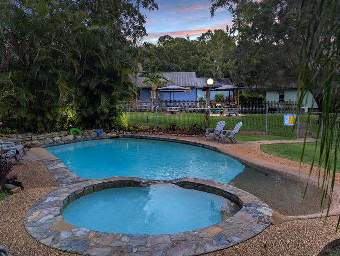 Sport & Beauty 2, Gumnut Glen Cabins, Livingstone - Pt B