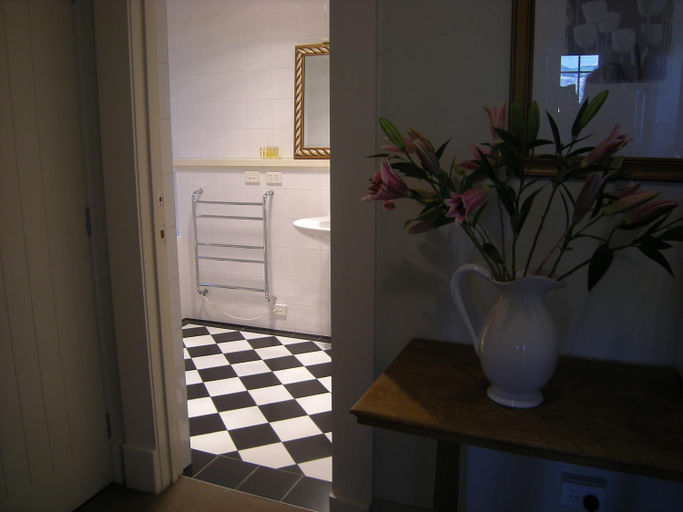 Bathroom 5, Braestone Lodge, Dunedin