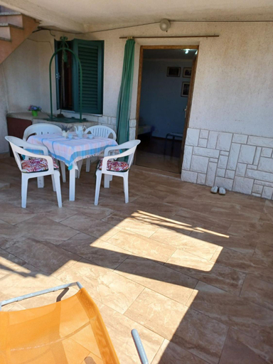 Others 5, VIKTOR I SILVANA, Cres