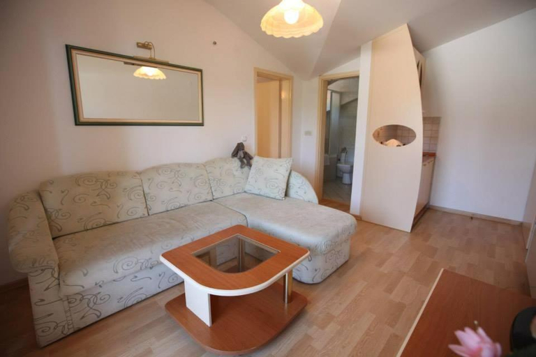 3, Joleks Apartments