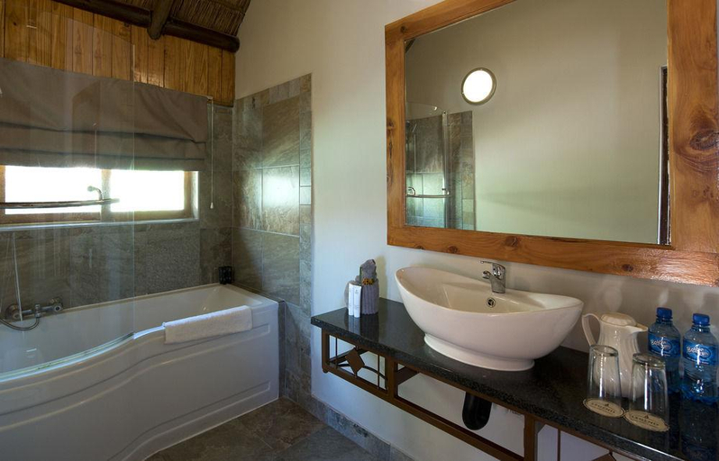 Bathroom 5, Entabeni Safari Conservancy, Waterberg