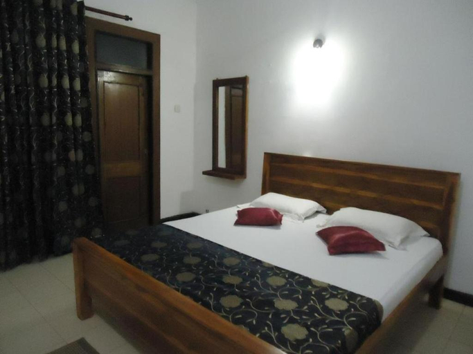 Bedroom 5, Seven Flowers Hotel, N. Palatha East