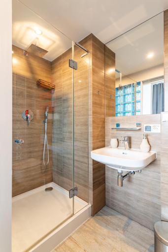 Shower, Imperial Apartments - GlobElite Sopot, Sopot