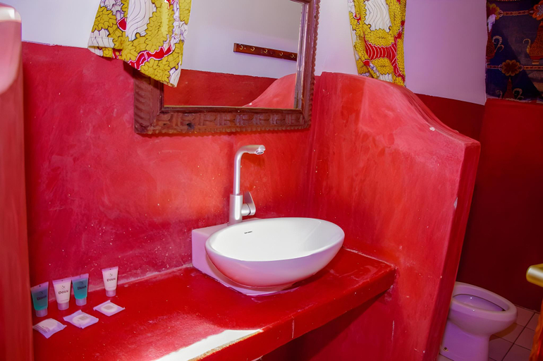 Bathroom 3, Zanzi Rest Bungalows, Kaskazini 'A'