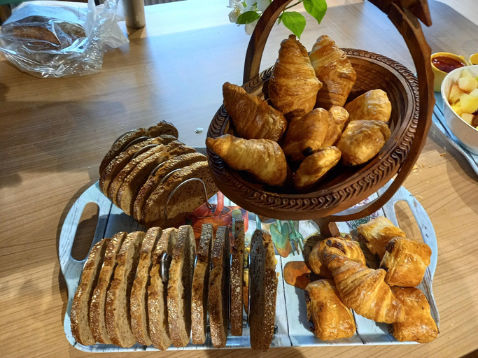 Food & Drinks 5, Holiday home in Viroinval with sauna, Namur