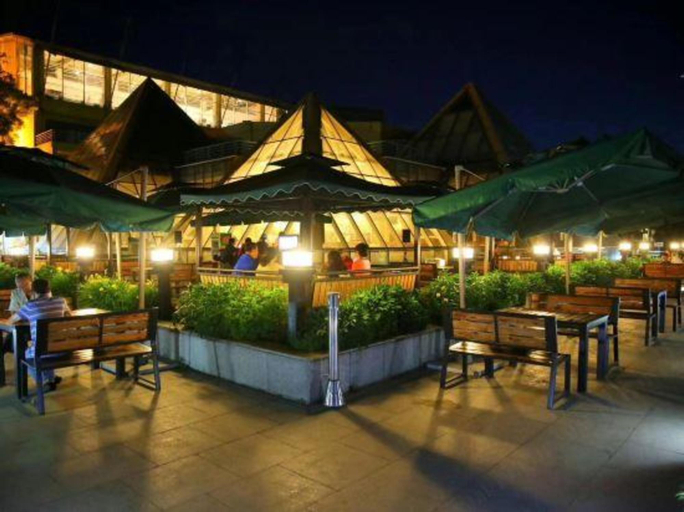 Food & Drinks