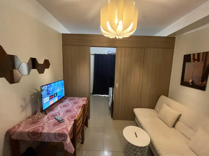 Others 4, MOA Shore 2 Family Room WiFi TV Near NAIA  834, Pasay City