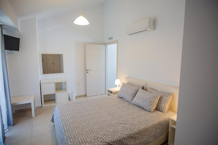 Bedroom 2, Apartments Chiliadou IIIB,IVB, Παραλια Χιλιαδου Φωκιδας, Ναυπακτος, Central Greece