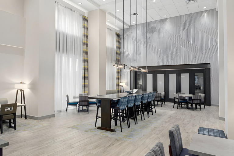 Food & Drinks 5, Hampton Inn & Suites Cranberry Pittsburgh, Butler