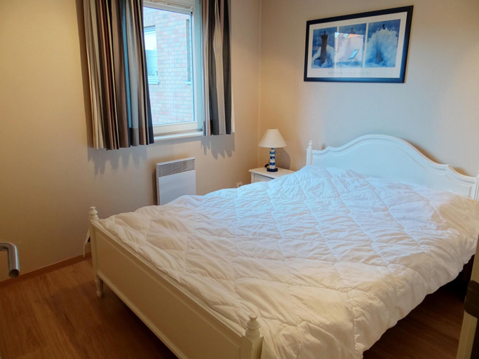 Bedroom, Apartment in Nieuwpoort near the Beach, West-Vlaanderen