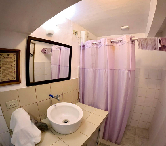 Bathroom 5, Auntie Gigi's Place, Tagaytay City