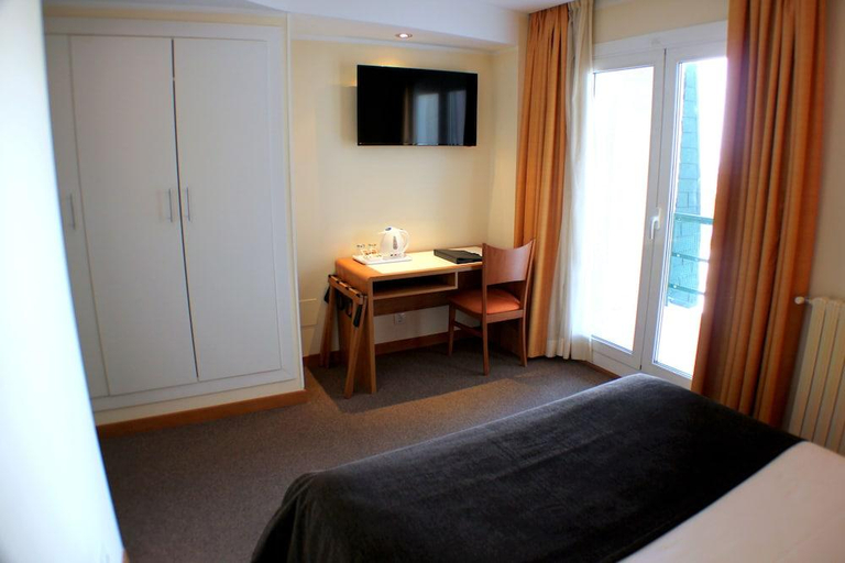 Bedroom 3, Kandahar, Pyrénées-Orientales