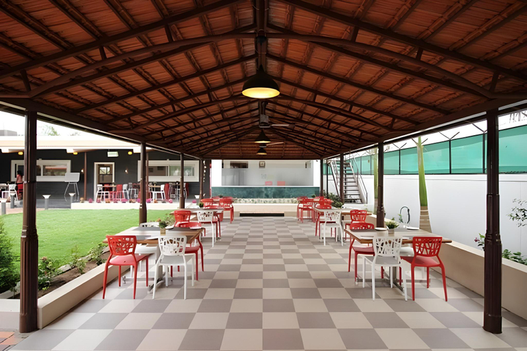 Food & Drinks 5, Hotel Majestique Pune, Pune