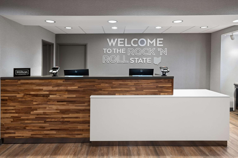 Public Area 2, Hampton Inn Cleveland Airport - Tiedeman Road, Cuyahoga
