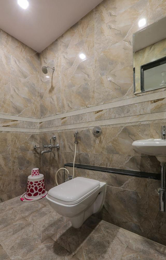 Bathroom, Hotel The Samrat, Pune